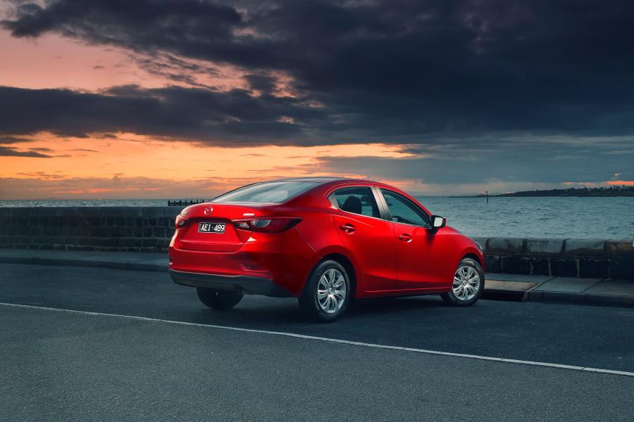  Mazda2 Sedan 2015 года  (AU) (фото 11 из 35)